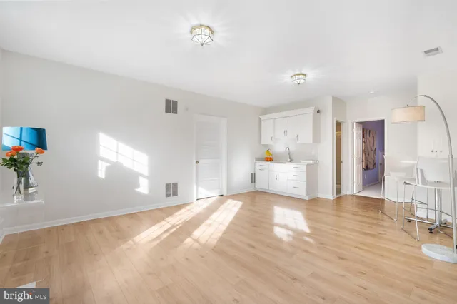 $2,000 | 47516 Anchorage Circle, Sterling, VA 20165