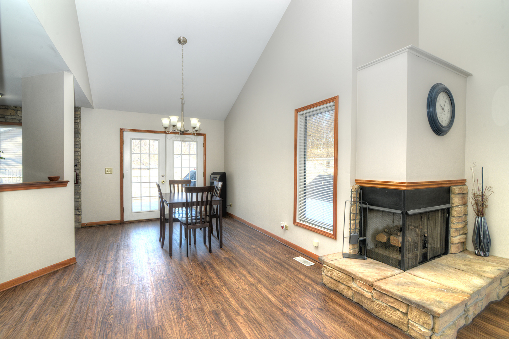 107 South River Road McHenry, IL 60051 - Photo 12 of 31