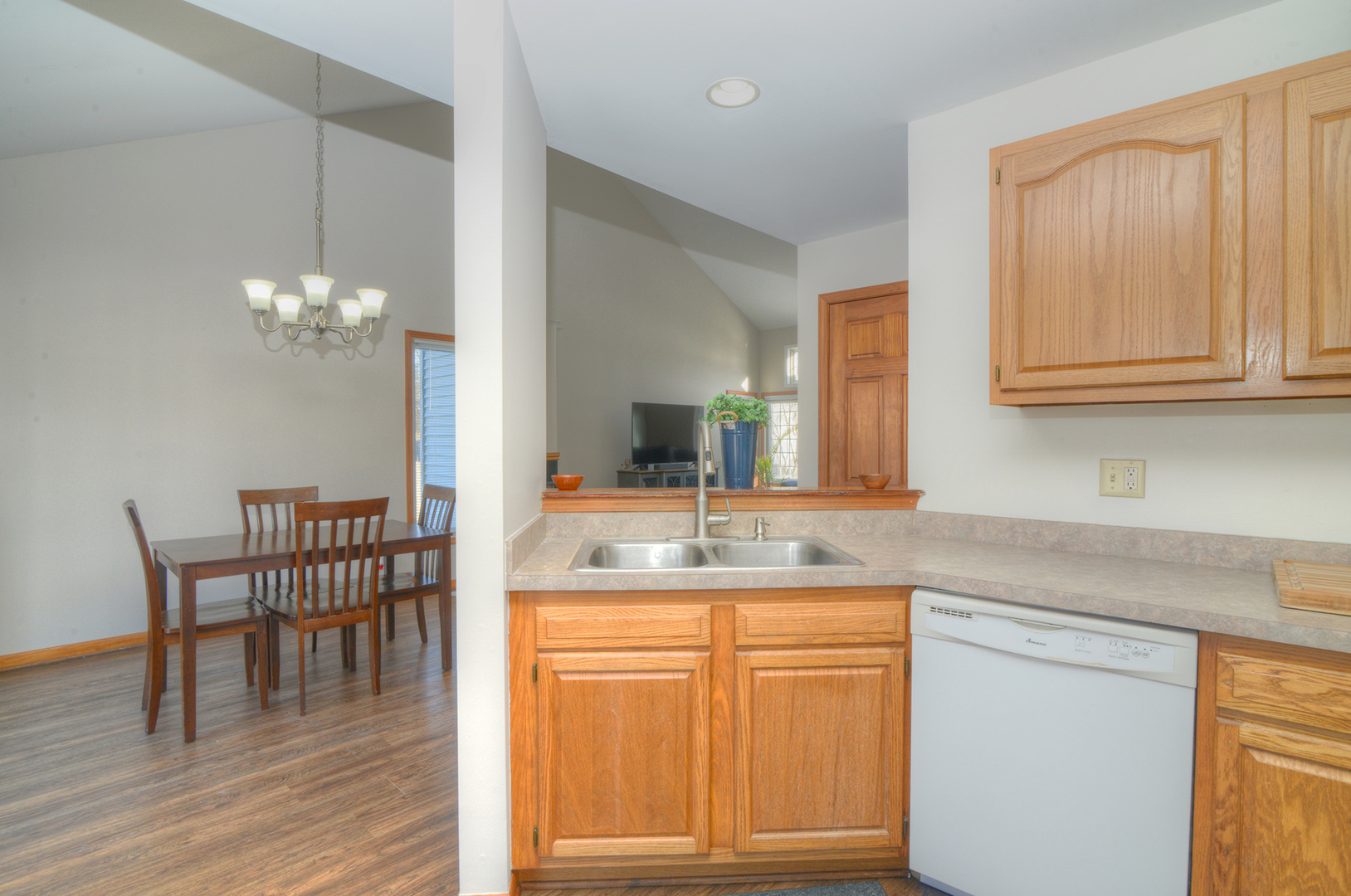 107 South River Road McHenry, IL 60051 - Photo 7 of 31