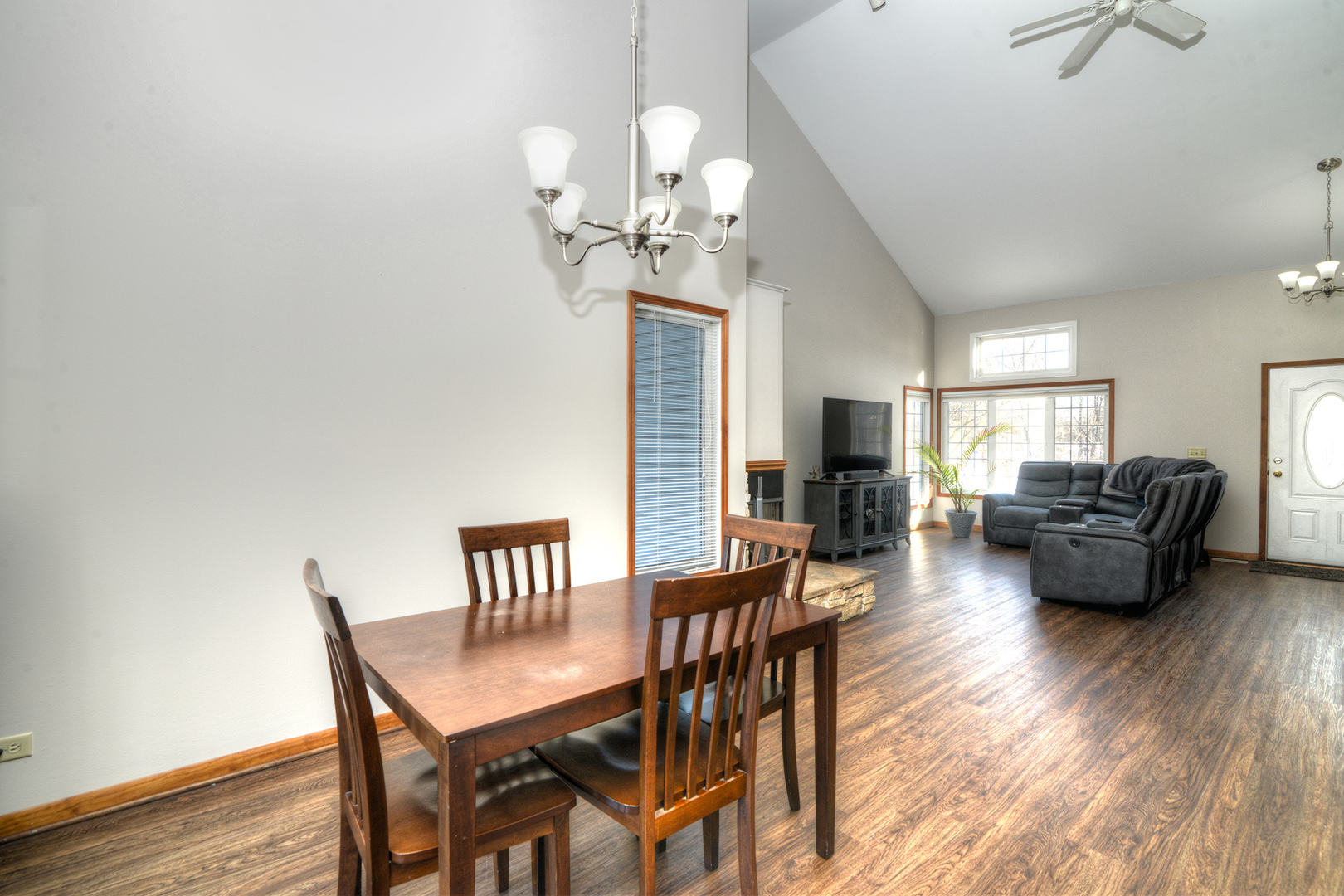 107 South River Road McHenry, IL 60051 - Photo 10 of 31