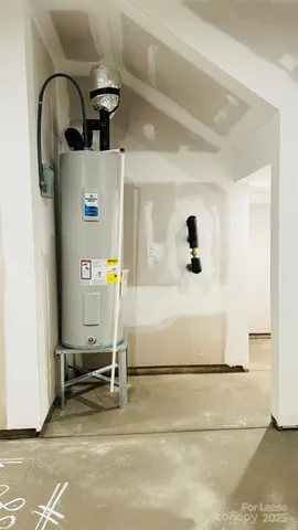 $2,100 | 9508 Munsing Drive, Charlotte, NC 28269