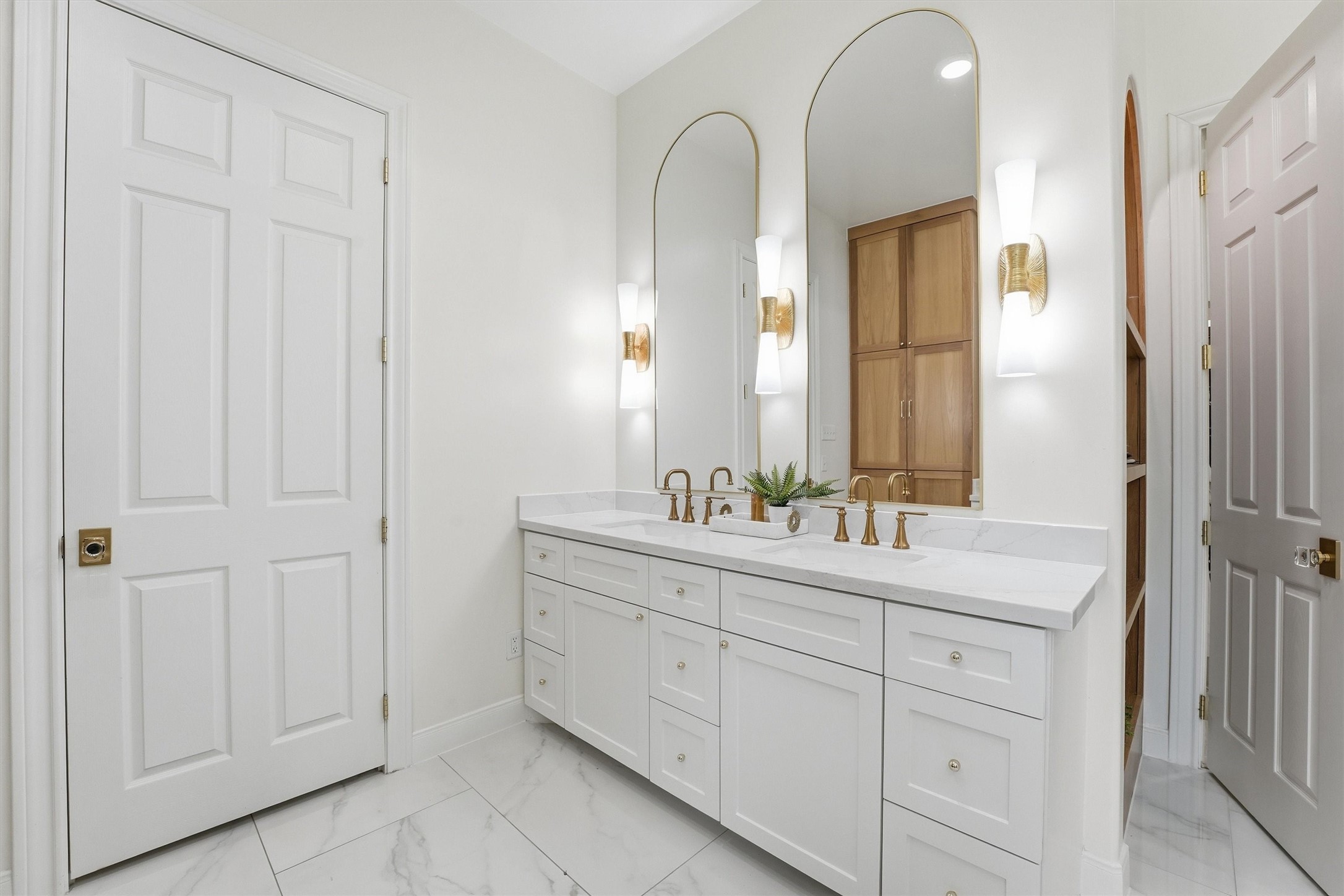 23210 Willowcreek Stables Road Spring, TX 77389 - Photo 15 of 45 Double vanity in the en suite.