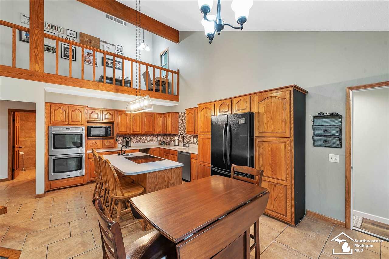 7830 Secor Road Lambertville, MI 48144 - Photo 7 of 39