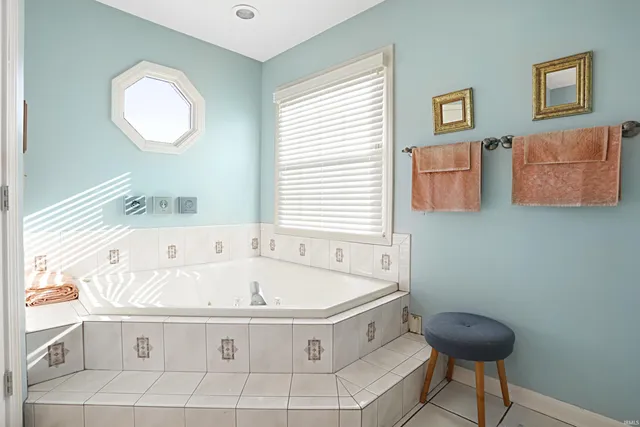 $449,900 | 6055 Hillbrook Court, Newburgh, IN 47630