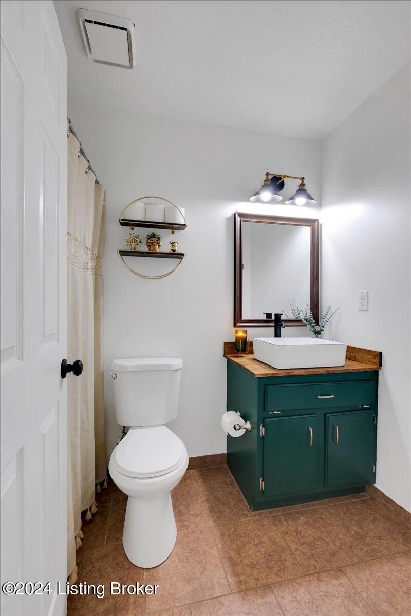7211 Ridge Creek Road Louisville, KY 40291 - Photo 25 of 33 31-7212 Ridge Creek Rd-131