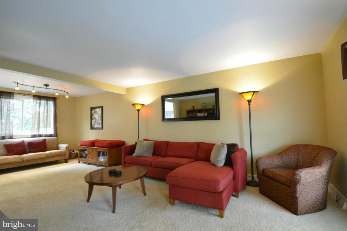 135 Pulte Road Lancaster, PA 17601 - Photo 4 of 36 Gallery Image 4