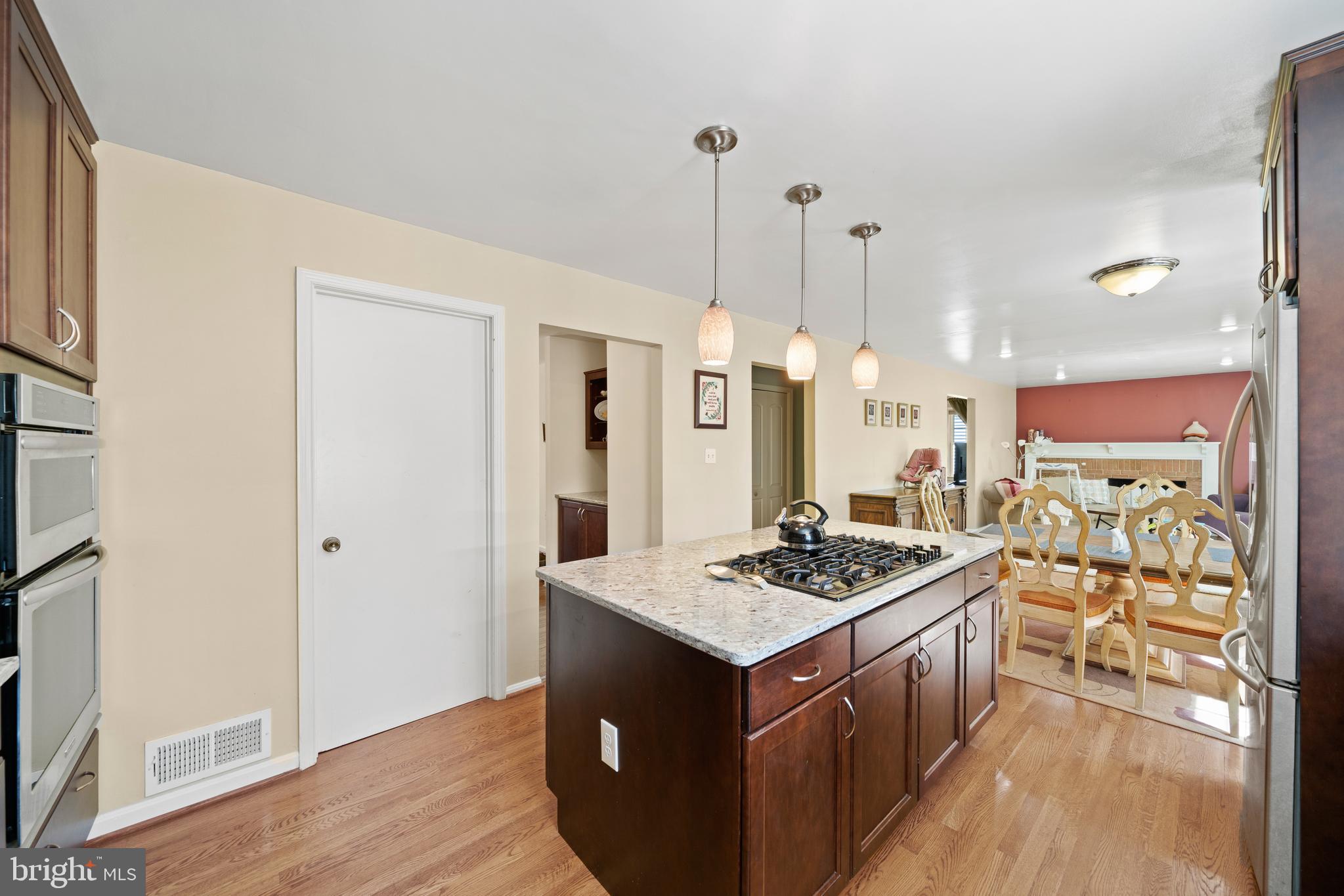 12509 Arbor View Terrace Silver Spring, MD 20902 - Photo 9 of 32 Gallery Image 9