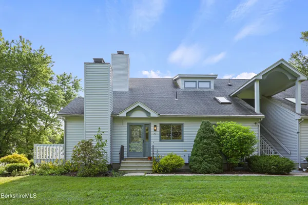 $275,000 | Pondview Drive, Unit H2, Pittsfield, MA 01201