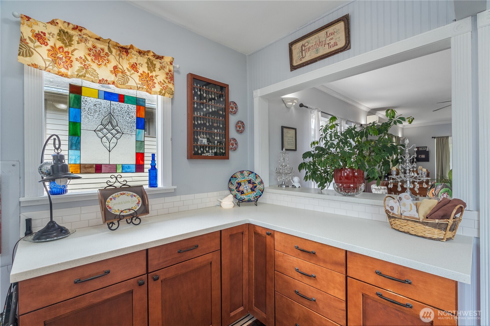 527 South 5th Street Montesano, WA 98563 - Photo 22 of 40 a bathroom with a sink and a mirror