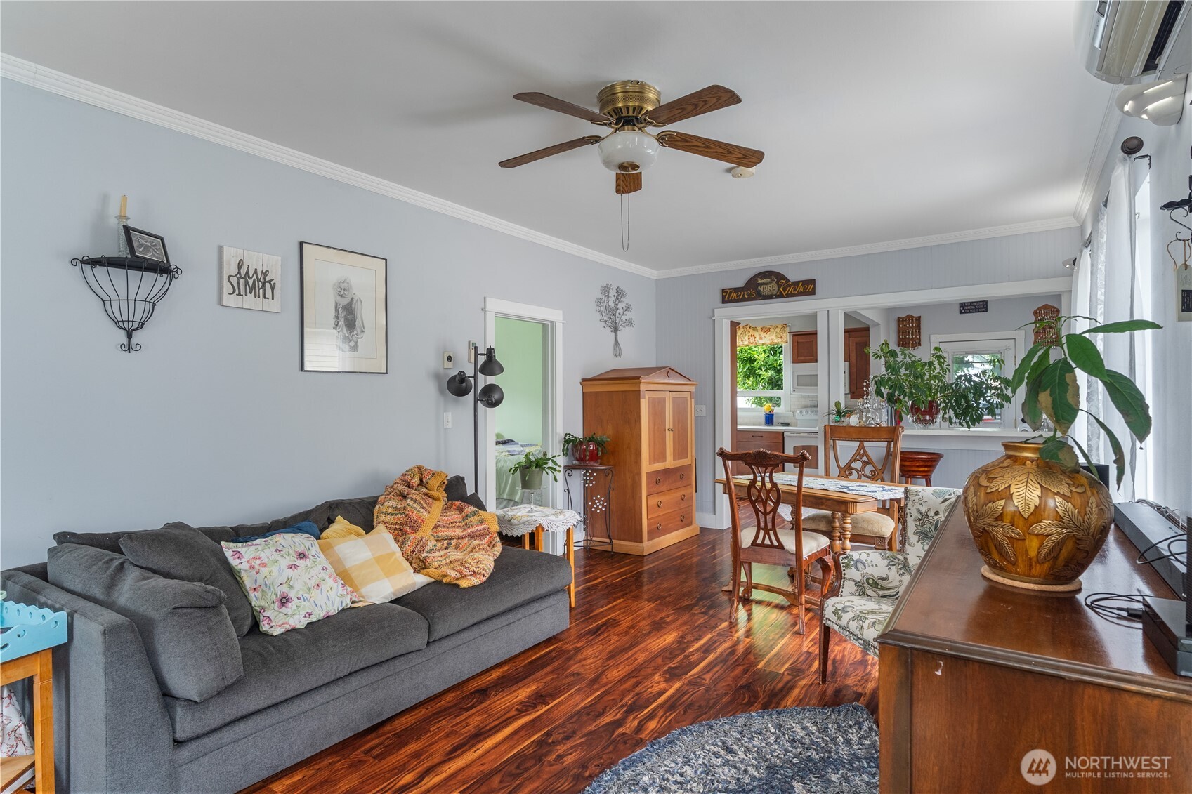 527 South 5th Street Montesano, WA 98563 - Photo 7 of 40 a living room with furniture and a large window