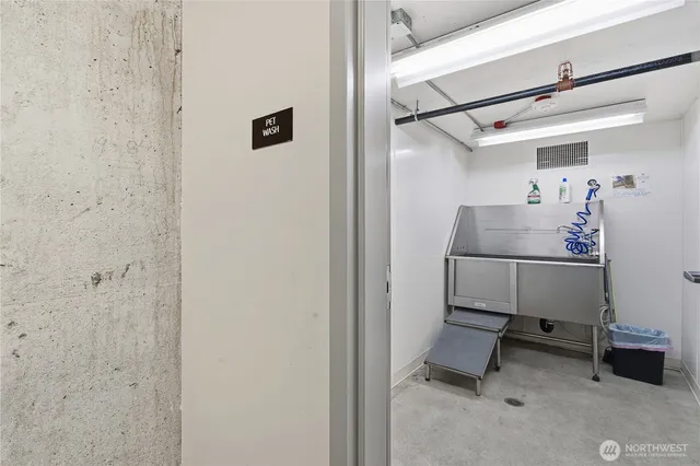 $475,000 | 1760 Northwest 56th Street, Unit 311, Seattle, WA 98107