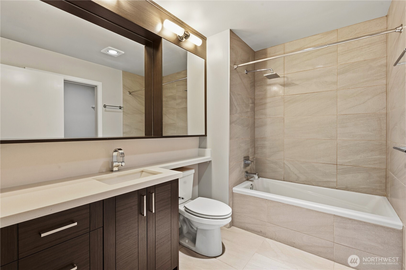 1760 Northwest 56th Street, Unit 311 Seattle, WA 98107 - Photo 3 of 32