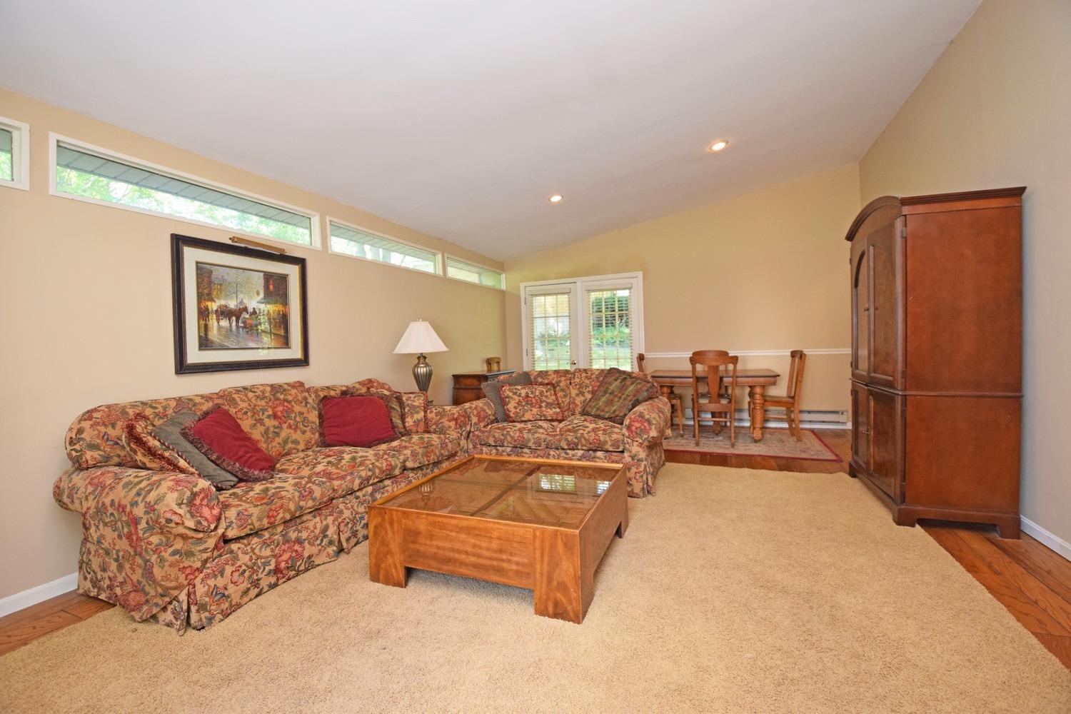 1047 Markley Road Cincinnati, OH 45230 - Photo 7 of 50