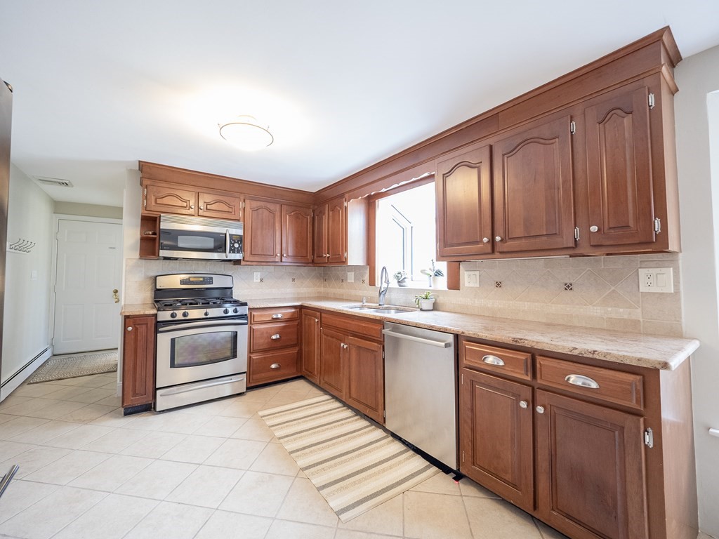 50 Wildwood Road Andover, MA 01810 - Photo 8 of 31 Gallery Image 8