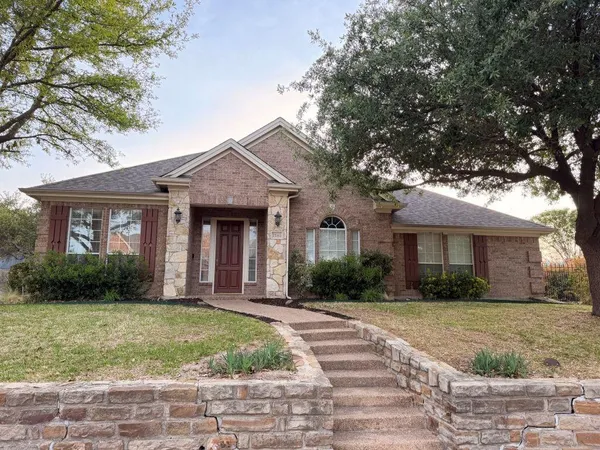 $525,000 | 2185 Clubview Drive, Rockwall, TX 75087