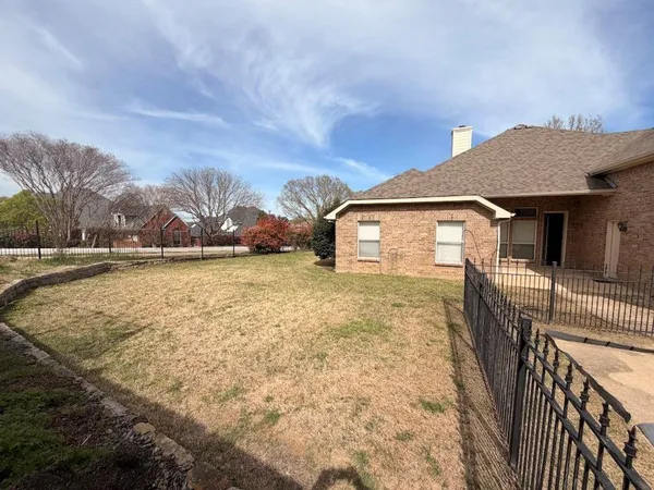 $525,000 | 2185 Clubview Drive, Rockwall, TX 75087