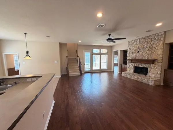$525,000 | 2185 Clubview Drive, Rockwall, TX 75087