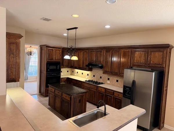 $525,000 | 2185 Clubview Drive, Rockwall, TX 75087