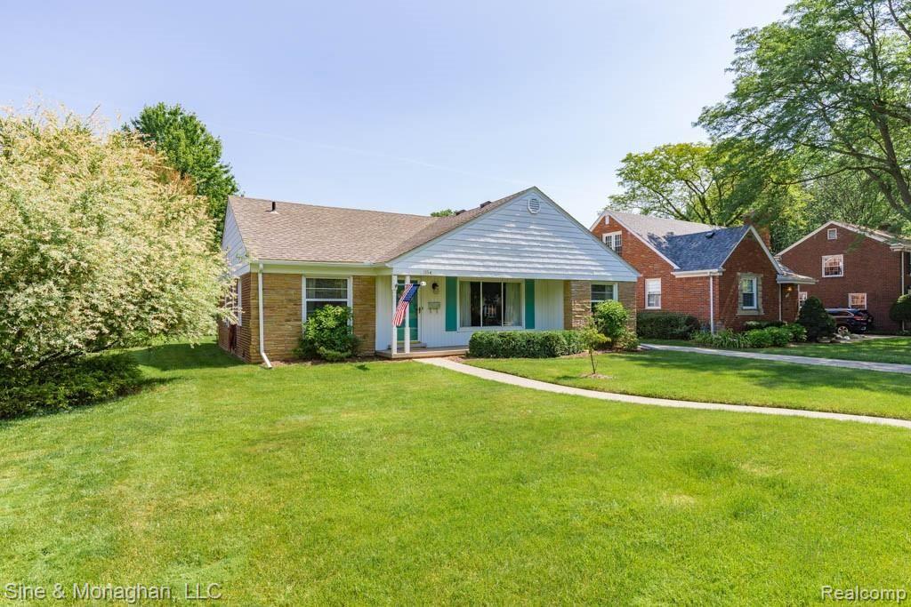 1154 Hampton Road Grosse Pointe Woods, MI 48236 - Photo 2 of 24