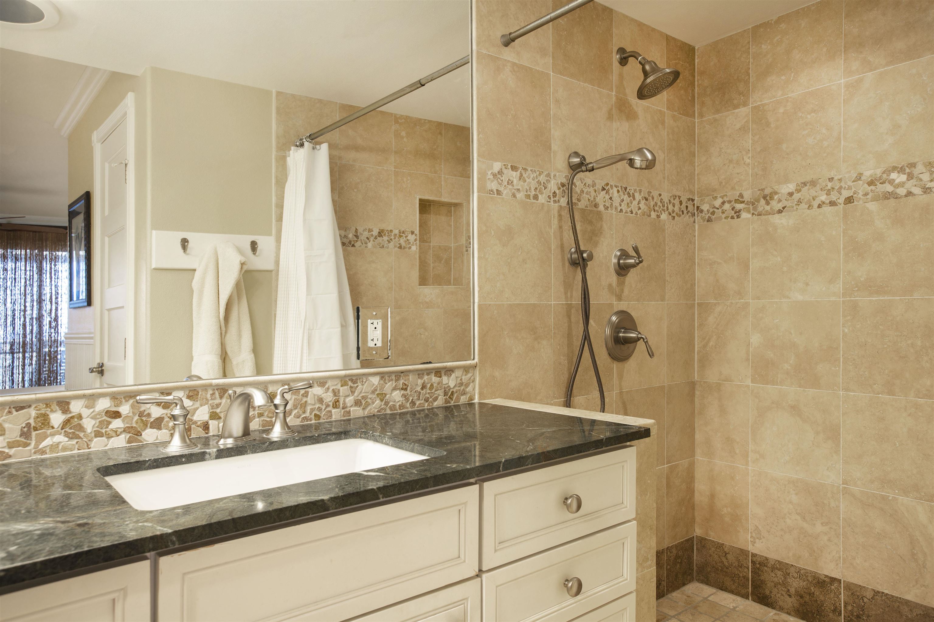 4909 Lower Honoapiilani Road, Unit A4 Lahaina, HI 96761 - Photo 13 of 31