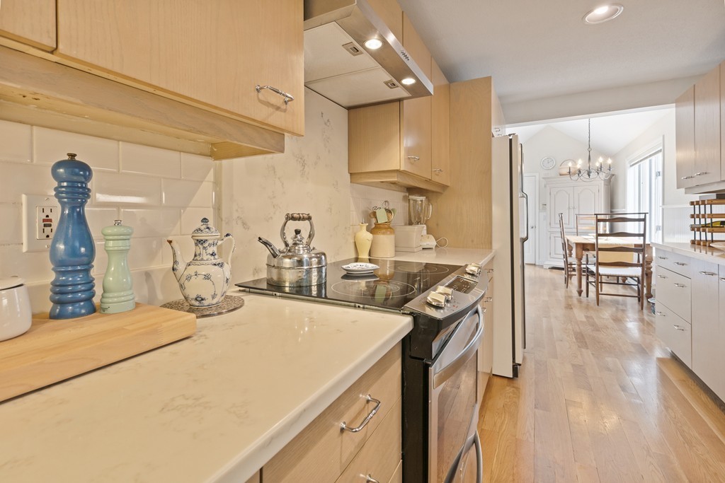30 Pickwick Way, Unit 30 Wayland, MA 01778 - Photo 5 of 19 Gallery Image 5