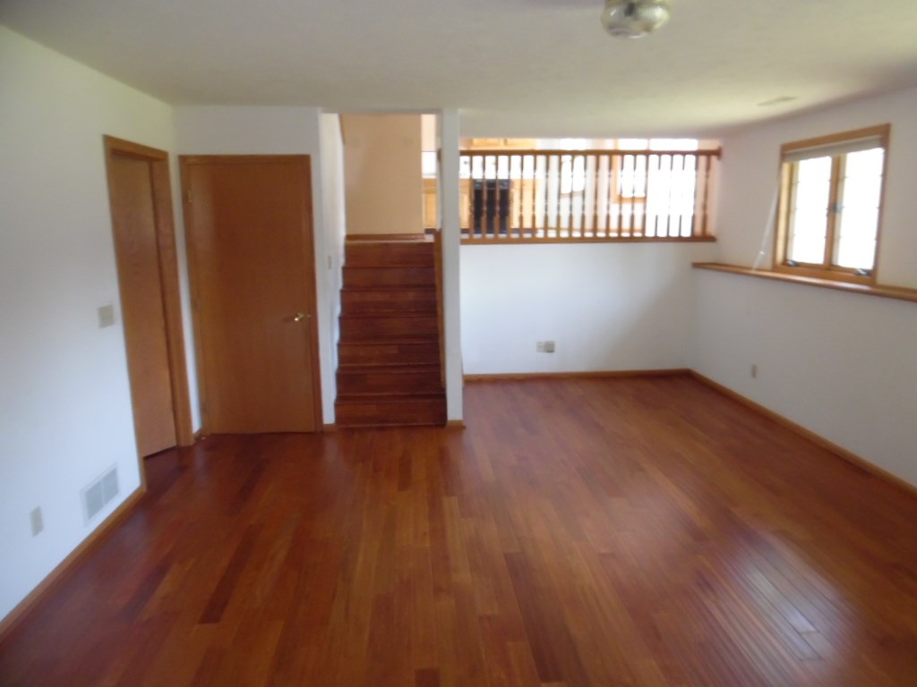 3089 North Trainer Road Rockford, IL 61114 - Photo 5 of 7 Gallery Image 5