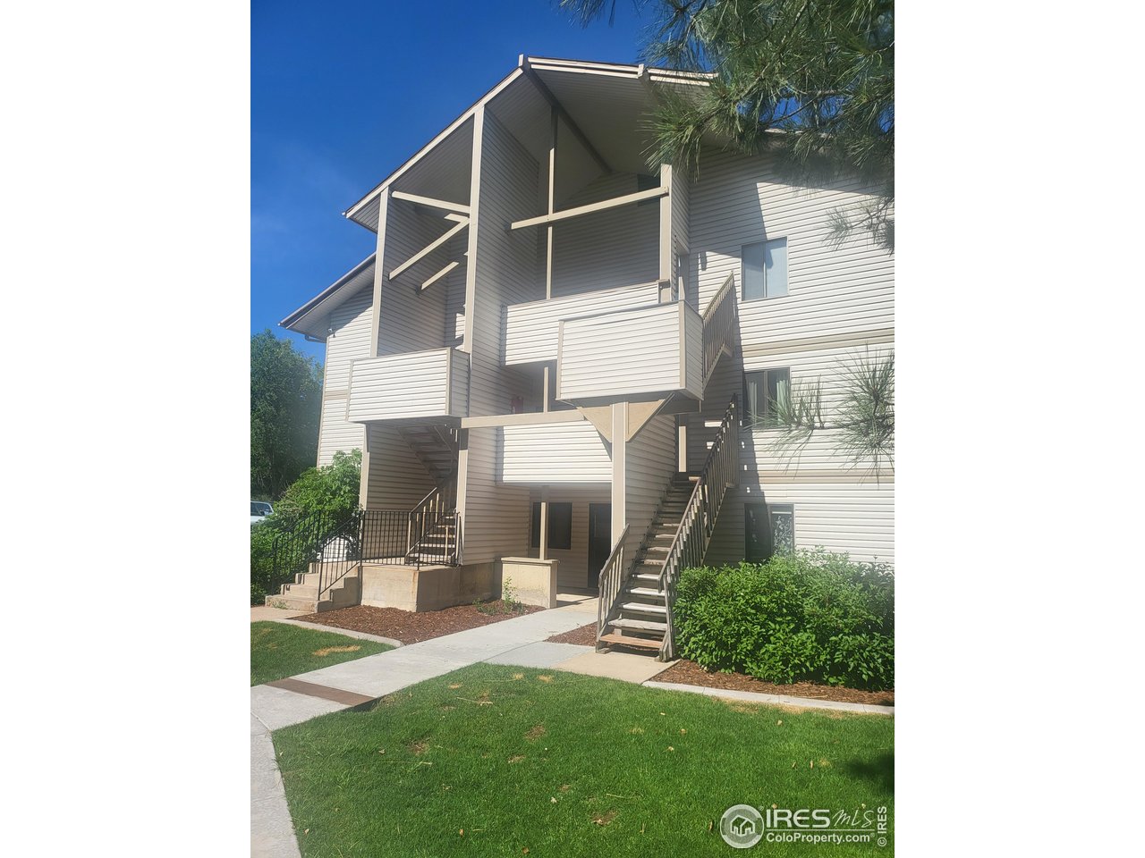 a house view with a outdoor space