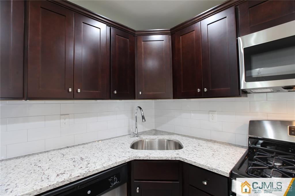 4306 Hana Road Edison, NJ 08817 - Photo 4 of 24