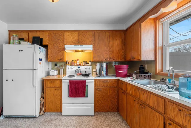 $279,900 | 1237 Primrose Lane, Neenah, WI 54956