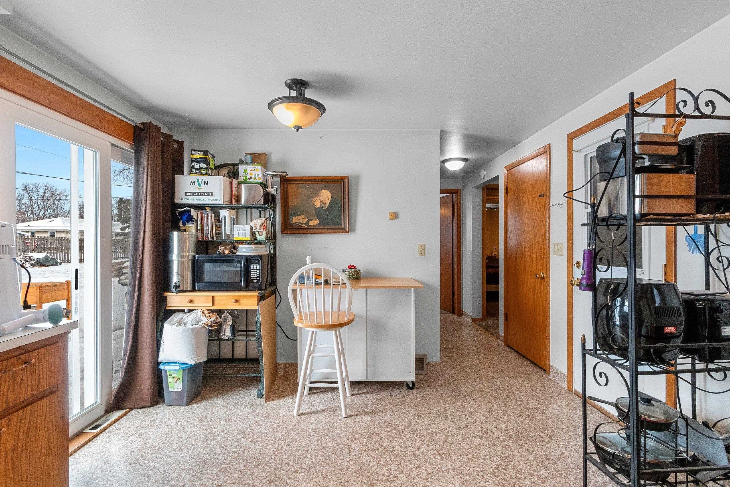 1237 Primrose Lane Neenah, WI 54956 - Photo 14 of 36