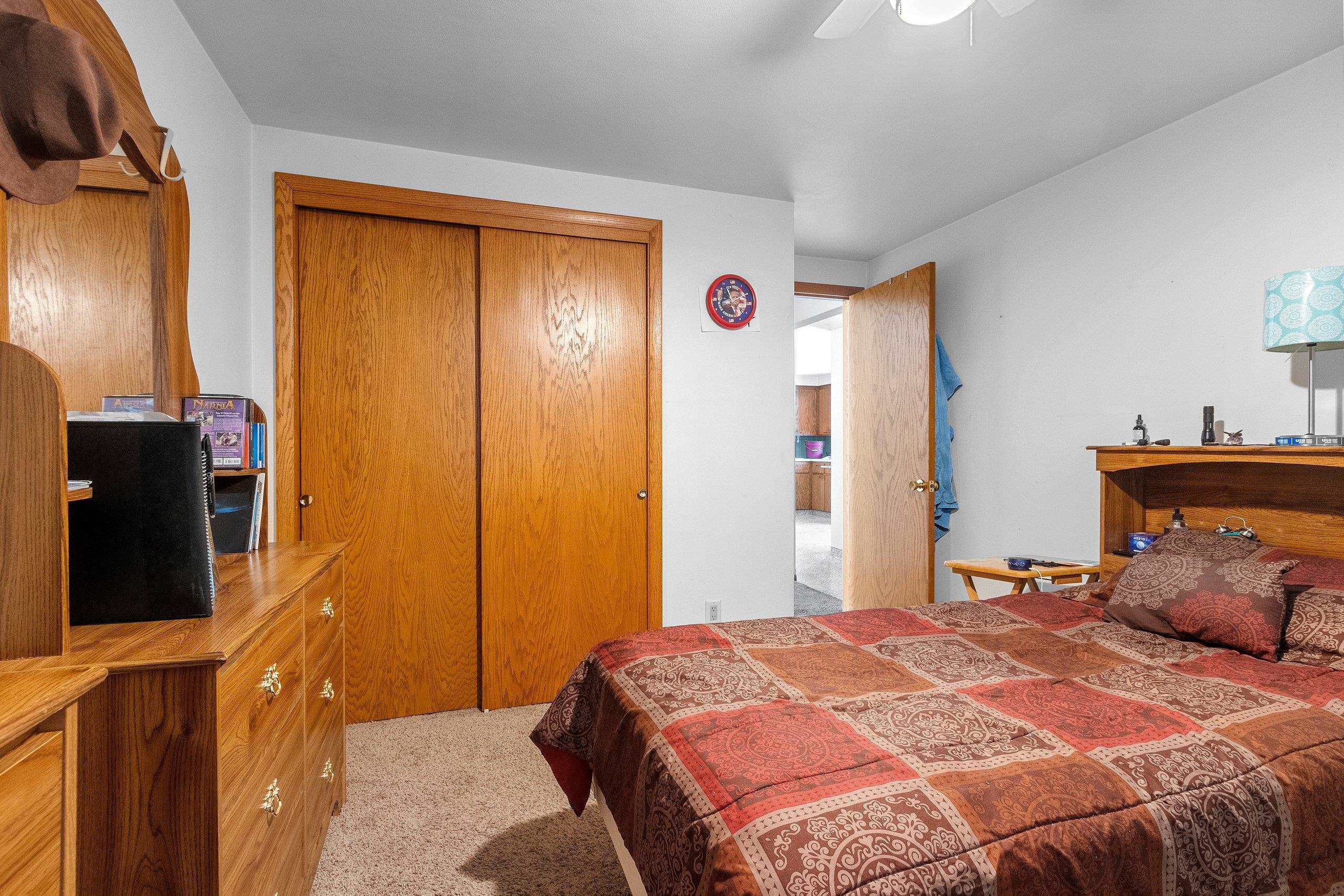 1237 Primrose Lane Neenah, WI 54956 - Photo 17 of 36