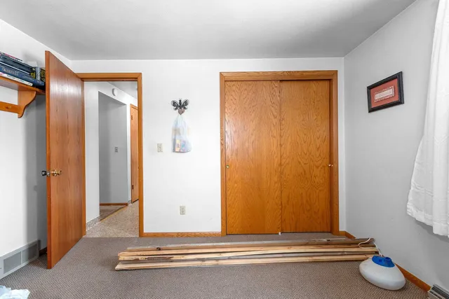 $279,900 | 1237 Primrose Lane, Neenah, WI 54956