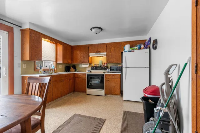 $279,900 | 1237 Primrose Lane, Neenah, WI 54956