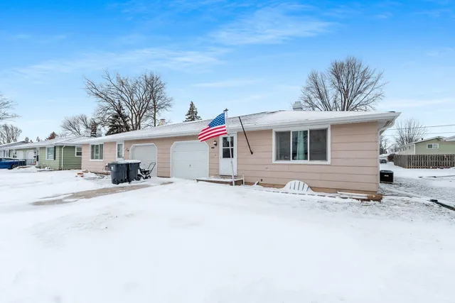 $279,900 | 1237 Primrose Lane, Neenah, WI 54956