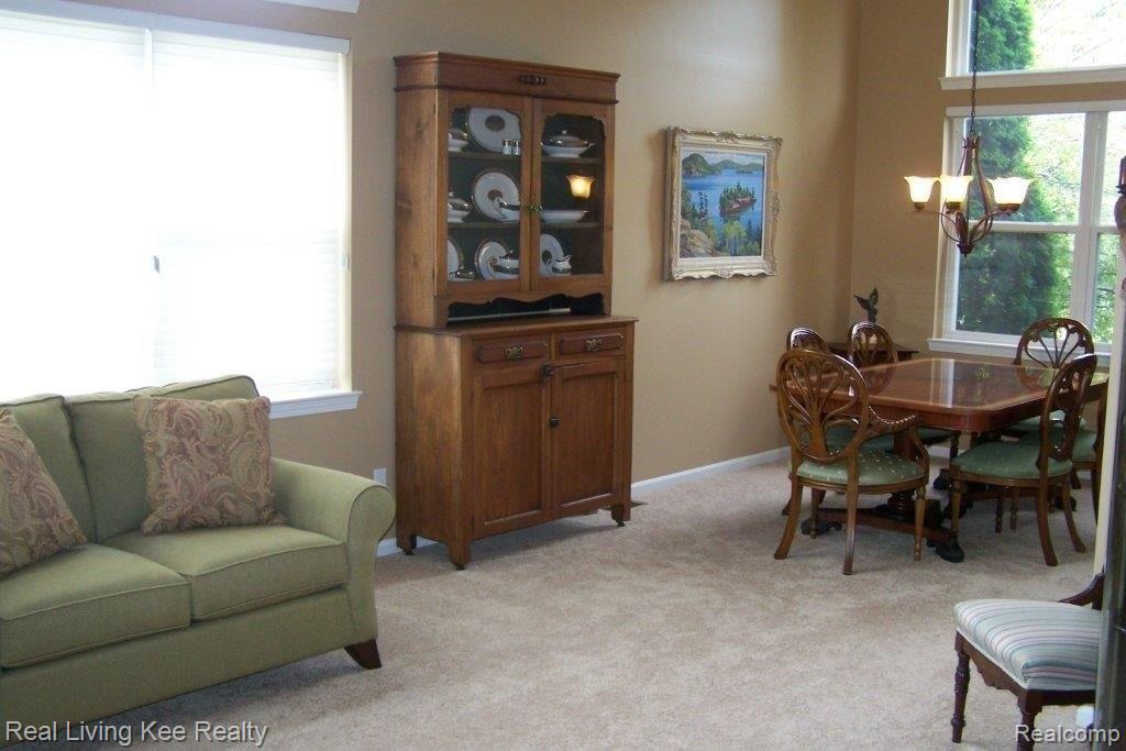 3662 Briarbrooke Lane Rochester, MI 48306 - Photo 4 of 20 013.jpg
