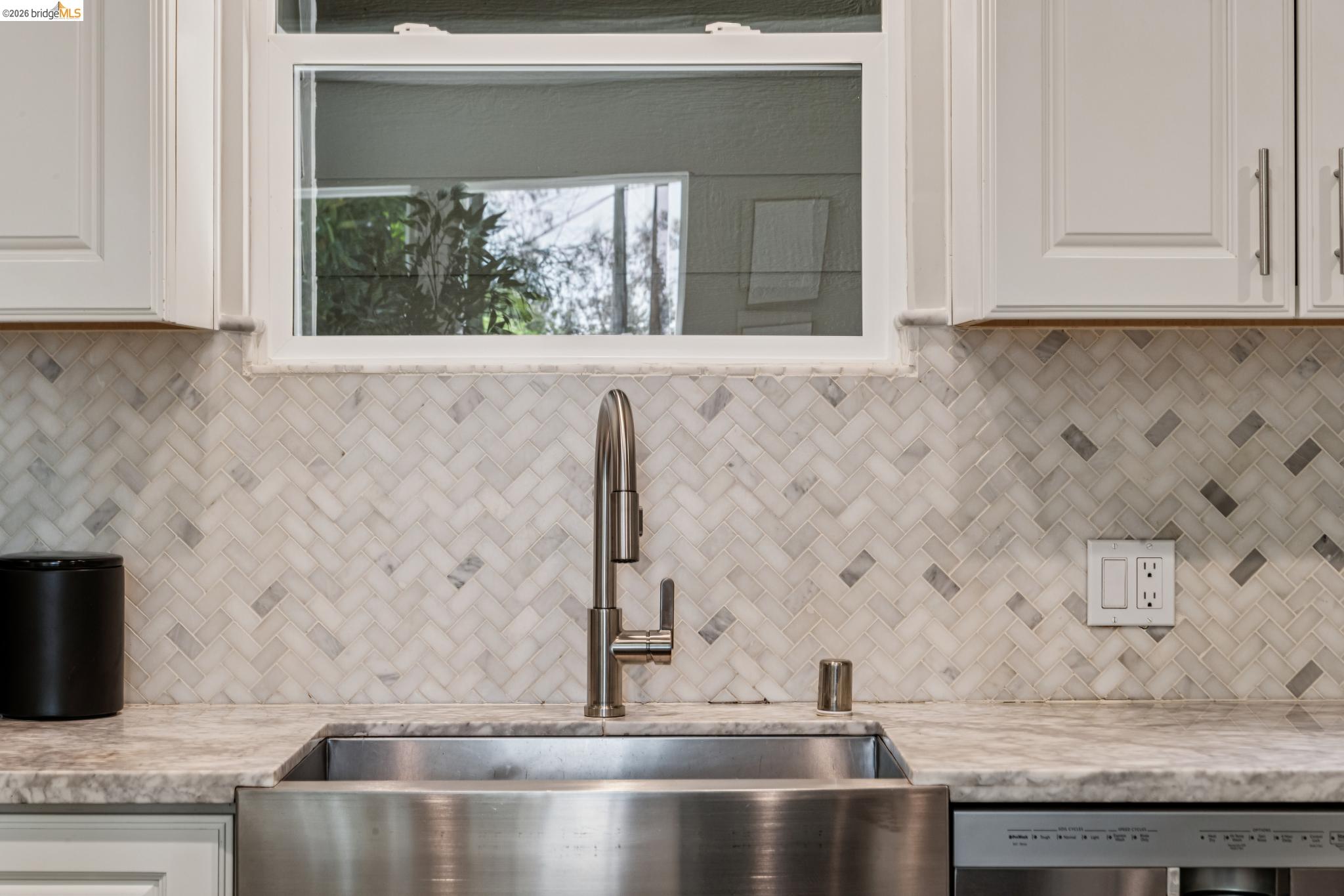 6281 Aspinwall Road Oakland, CA 94611 - Photo 28 of 71