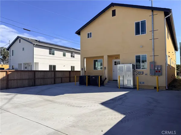 $1,199,000 | 823 West G, Wilmington, CA 90744