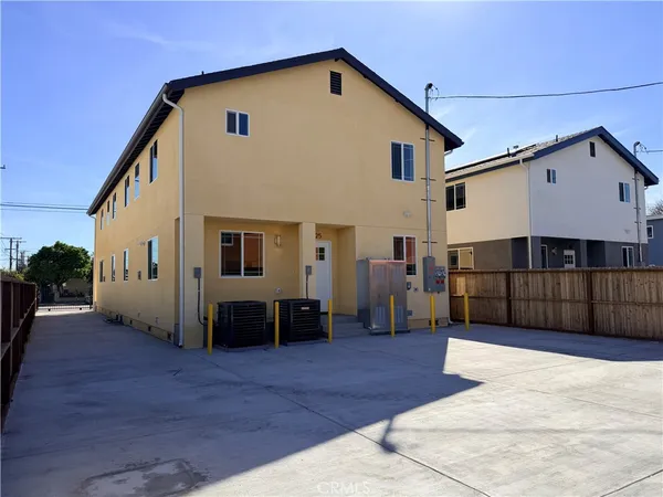 $1,199,000 | 823 West G, Wilmington, CA 90744