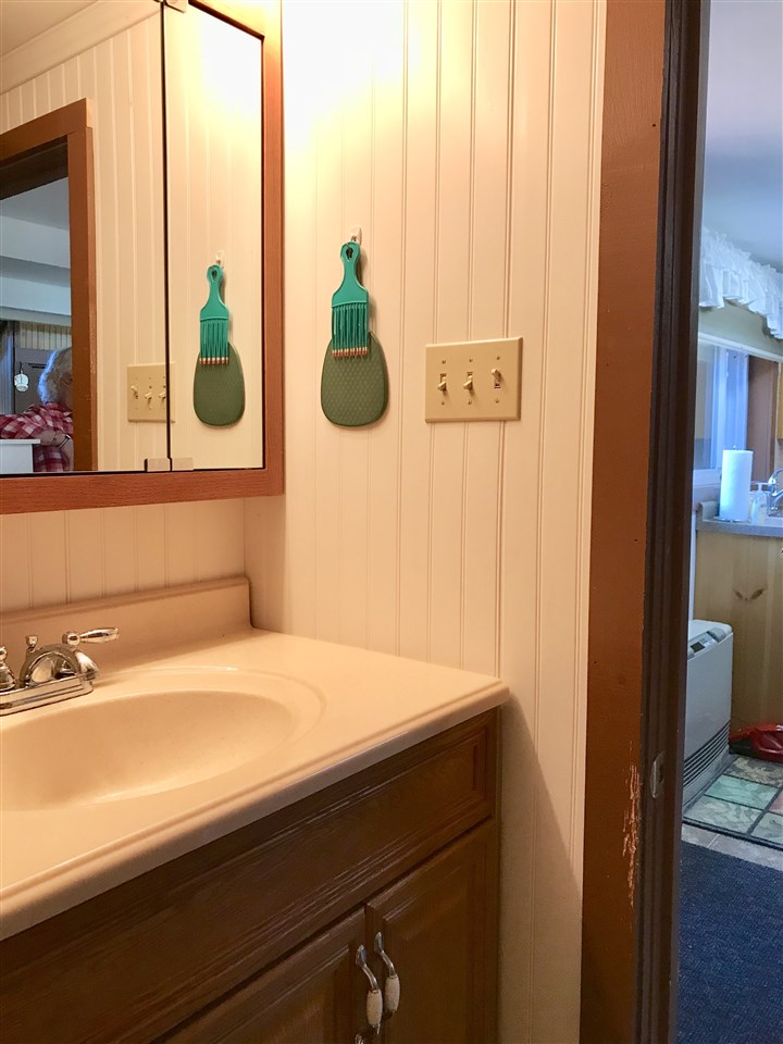 646 East Main Street Lunenburg, VT 05906 - Photo 11 of 25