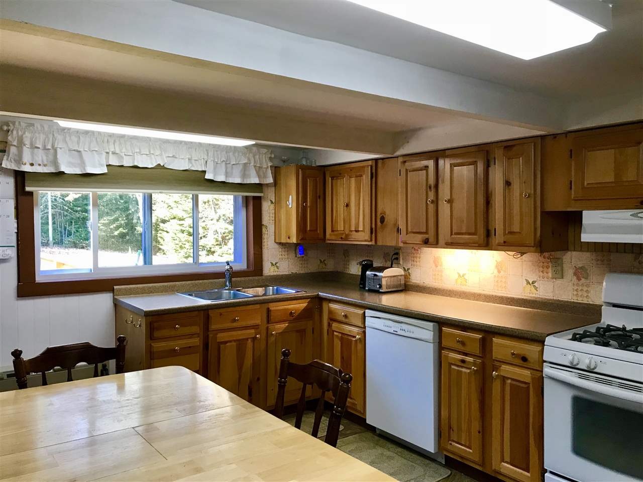 646 East Main Street Lunenburg, VT 05906 - Photo 3 of 25