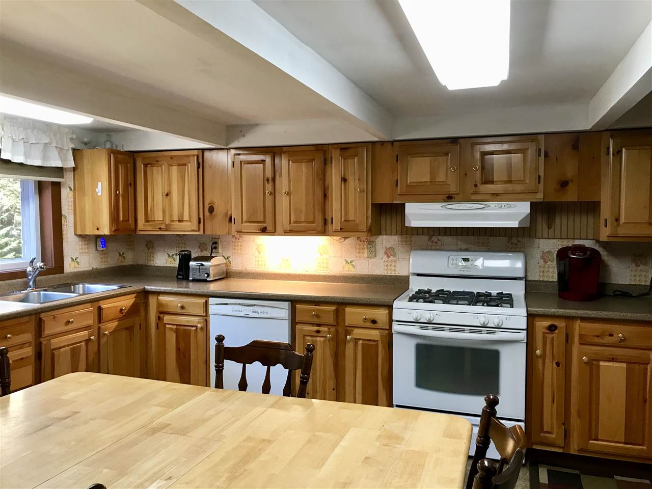 646 East Main Street Lunenburg, VT 05906 - Photo 5 of 25