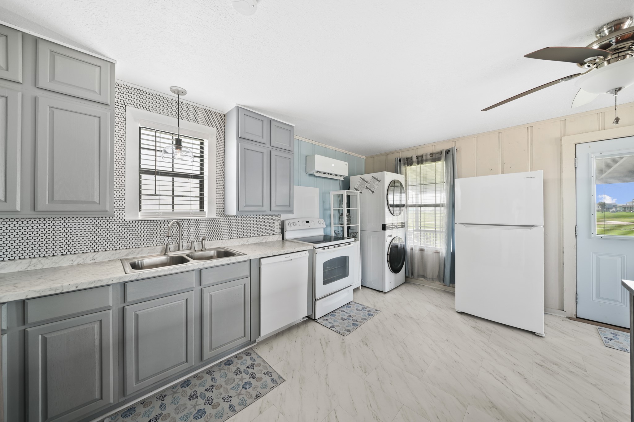 714 Caisson Street Surfside Beach, TX 77541 - Photo 18 of 33