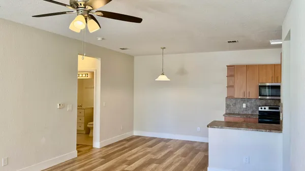 $2,000 | 3545 Forest Hill Boulevard, Unit 5, Palm Springs, FL 33406