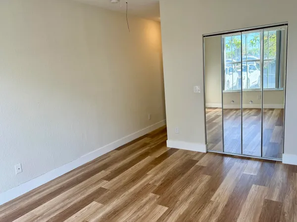 $2,000 | 3545 Forest Hill Boulevard, Unit 5, Palm Springs, FL 33406