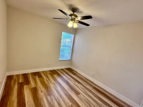 $2,000 | 3545 Forest Hill Boulevard, Unit 5, Palm Springs, FL 33406