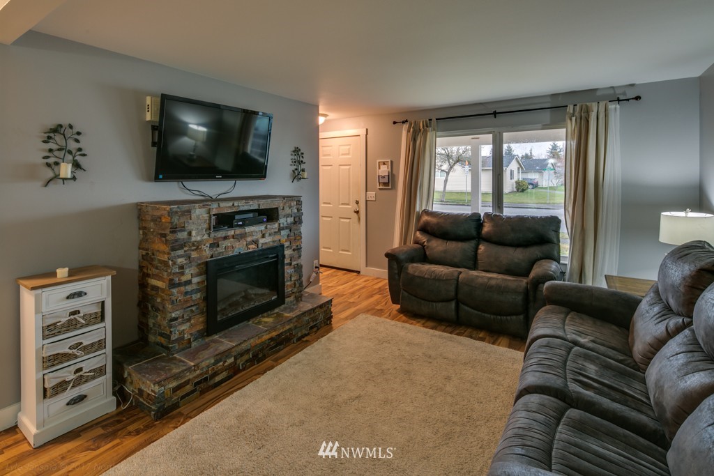 1316 East Gilkey Road Burlington, WA 98233 - Photo 2 of 20 Gallery Image 2
