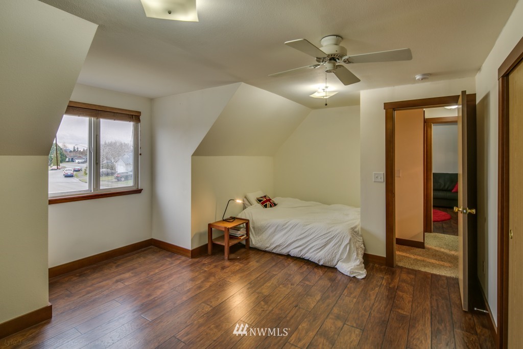 1316 East Gilkey Road Burlington, WA 98233 - Photo 13 of 20 Gallery Image 13
