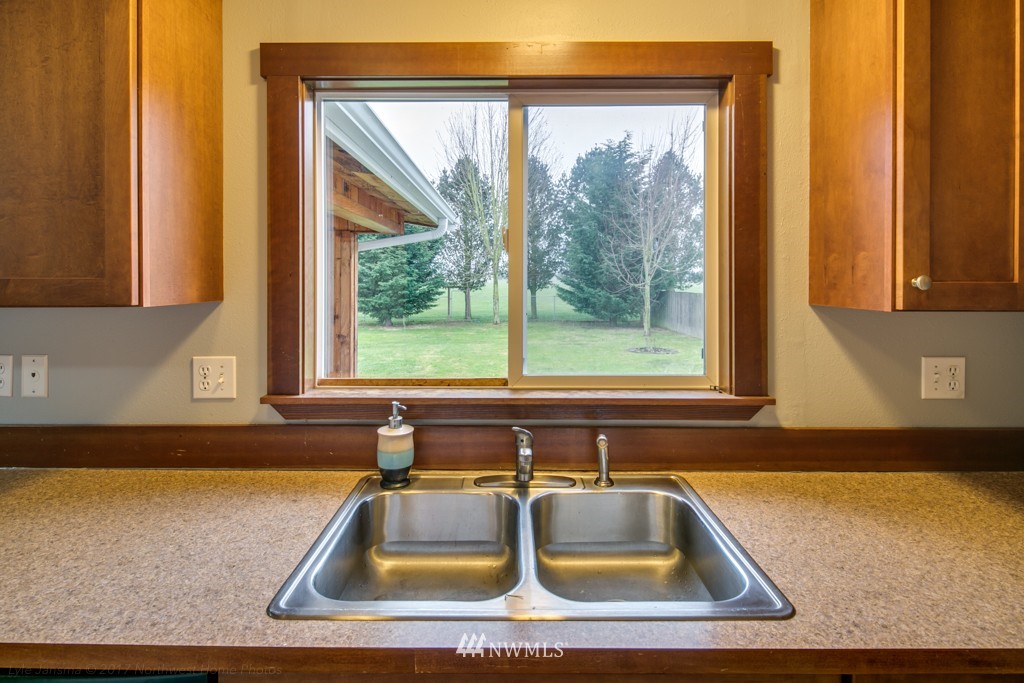 1316 East Gilkey Road Burlington, WA 98233 - Photo 7 of 20 Gallery Image 7