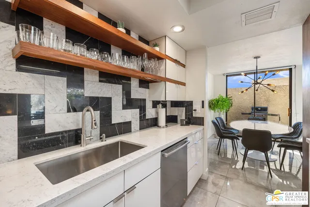 $7,000 | 427 North Calle Rolph, Palm Springs, CA 92262