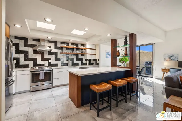 $7,000 | 427 North Calle Rolph, Palm Springs, CA 92262